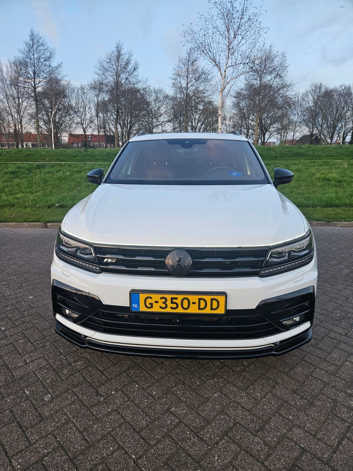 Volkswagen Tiguan Allspace R-Line 1.5 TSI 2019 Wit 7p bomvol, 4 cilinders, 7 stoelen, Wit, 75 €/maand