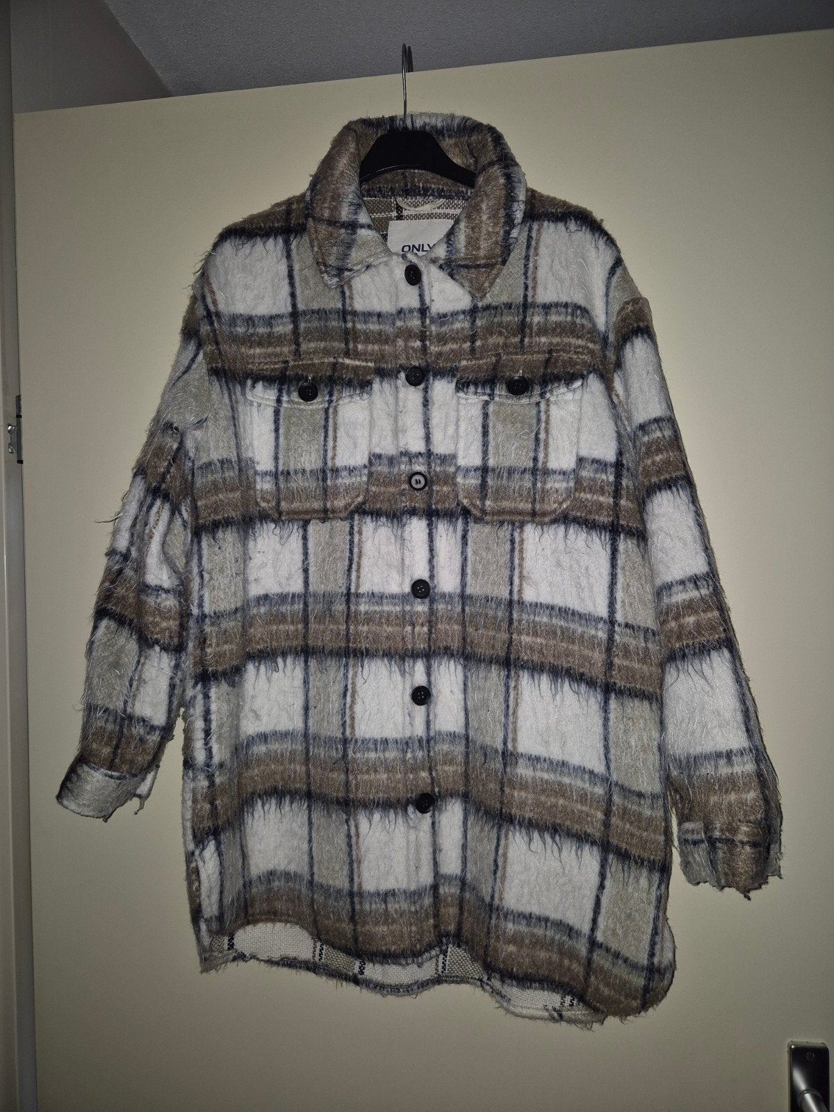 Oversized shacket blouse jas geblokt/geruit van Only maat S, Kleding | Dames, Only, Bruin, Ophalen of Verzenden, Zo goed als nieuw