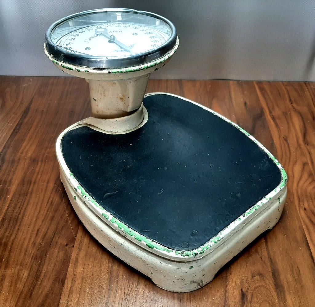 Oude brocante personenweegschaal uit grootmoeders tijd., Ophalen of Verzenden