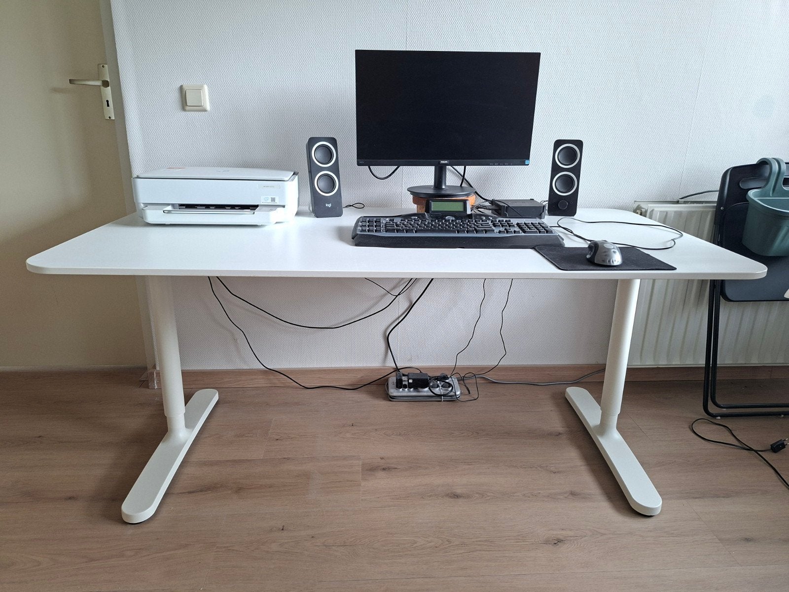Ikea  Bekant computerbureau, Ophalen, 160 cm, In hoogte verstelbaar, Zo goed als nieuw