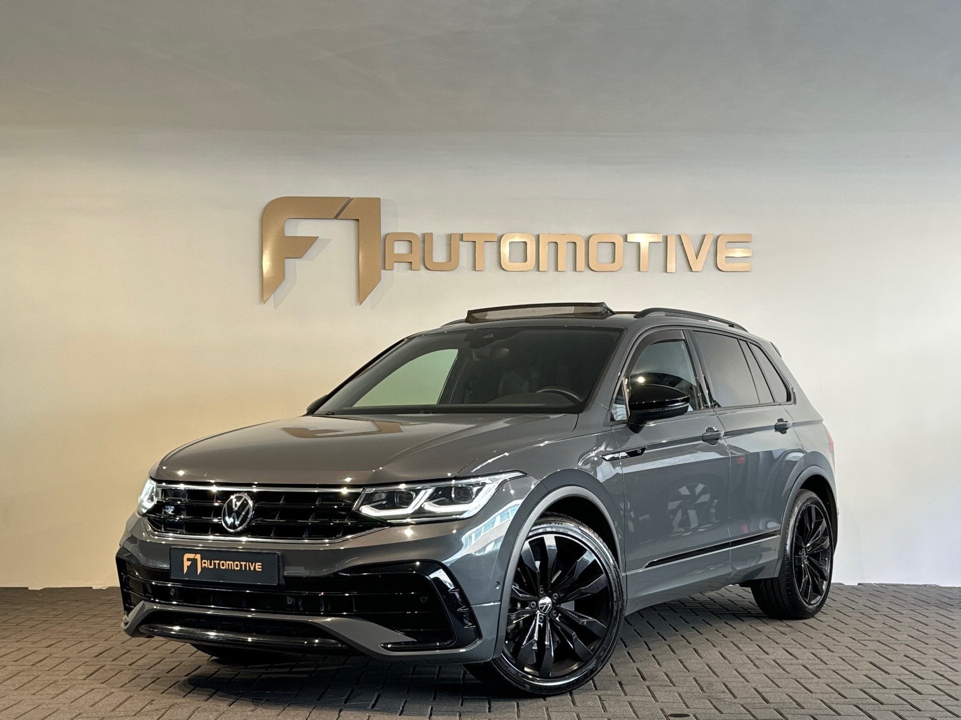 Volkswagen TIGUAN 2.0 TSI 4Motion R Line Pano|Memory|Sfeer, Automaat, 15 km/l, Gebruikt, 1984 cc