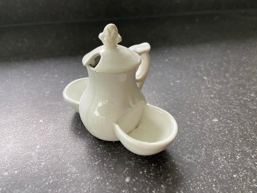 Wit antiek aardewerk mini mosterd potje Regout kinderservies, Ophalen of Verzenden