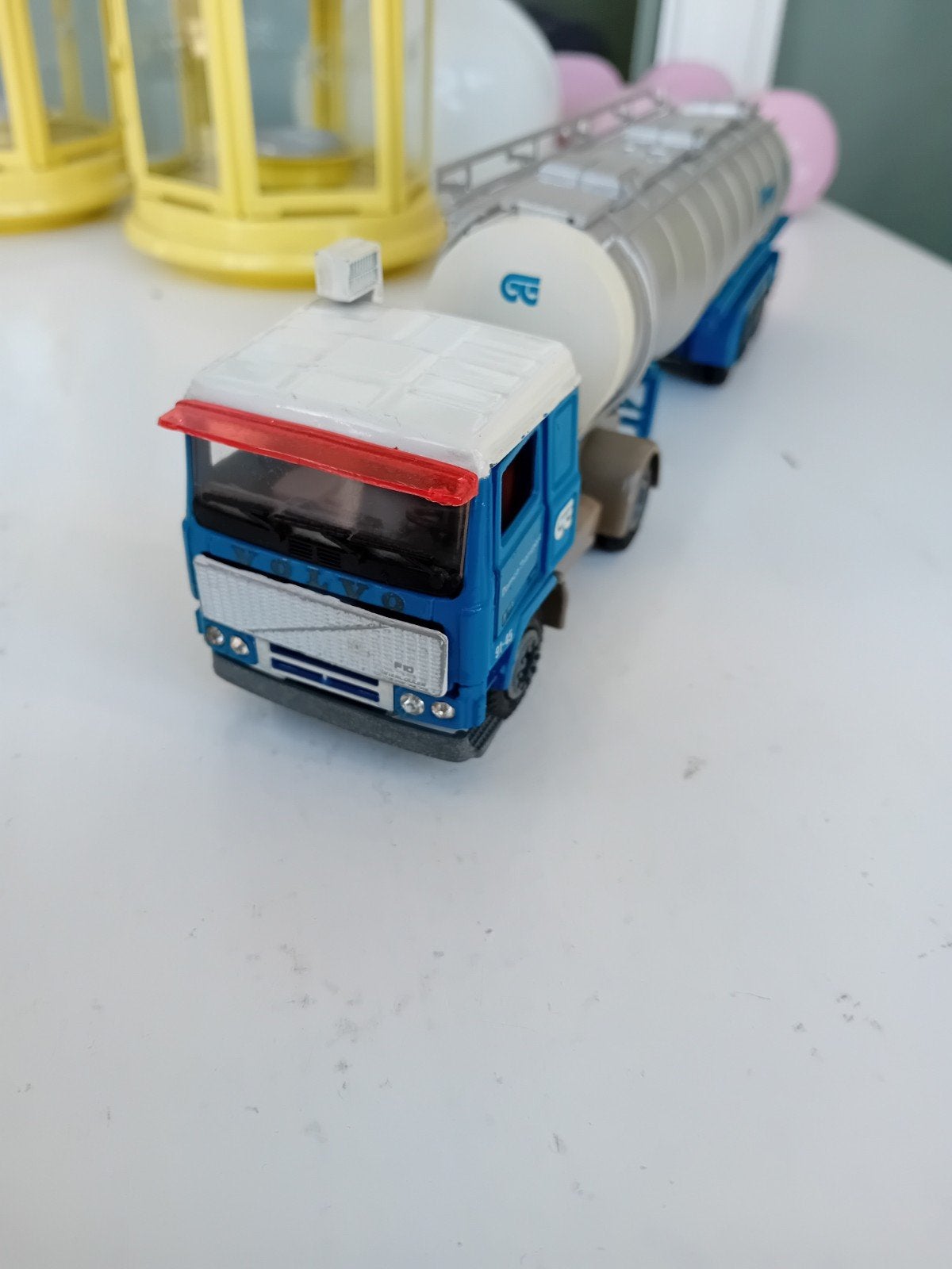 Volvo F10 Tankwagen Damco transport., Ophalen of Verzenden, Zo goed als nieuw, Bus of Vrachtwagen, Tekno