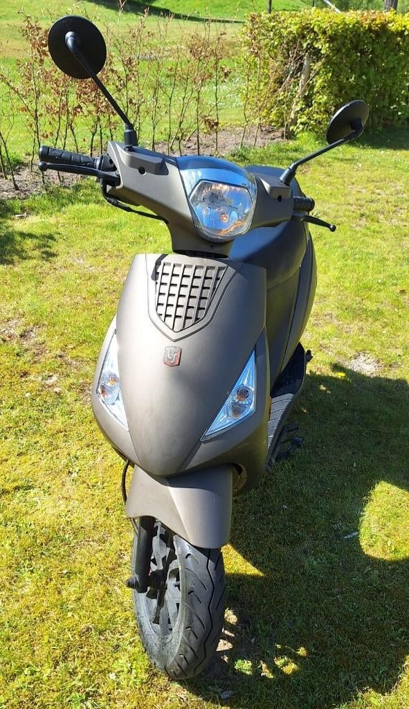 scooter blauw kenteken, Fietsen en Brommers, Snorfietsen en Snorscooters, Gebruikt, Benzine, Ophalen, Overige merken