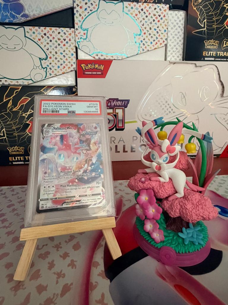 PSA 10 Sylveon 15/30TG, Ophalen of Verzenden, Zo goed als nieuw
