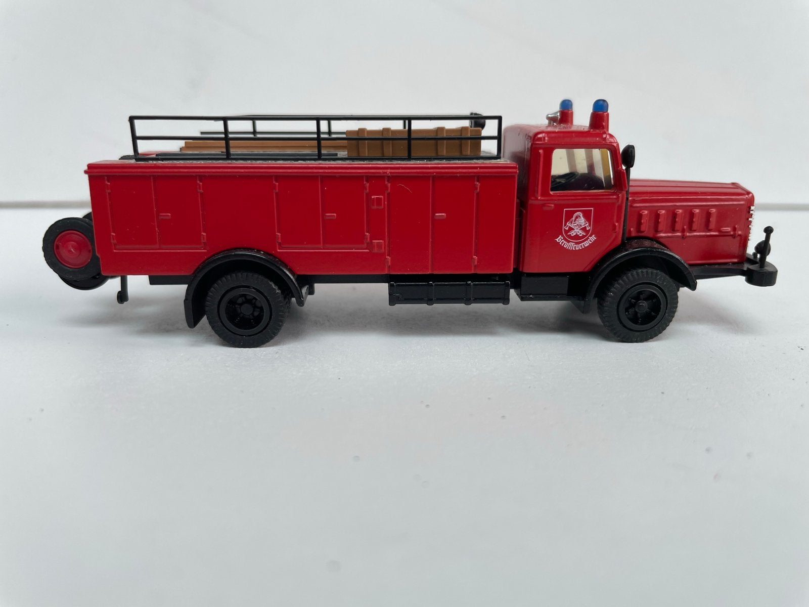 Rode Brandweerwagen Modelauto - Gedetailleerd, Ophalen of Verzenden, Zo goed als nieuw