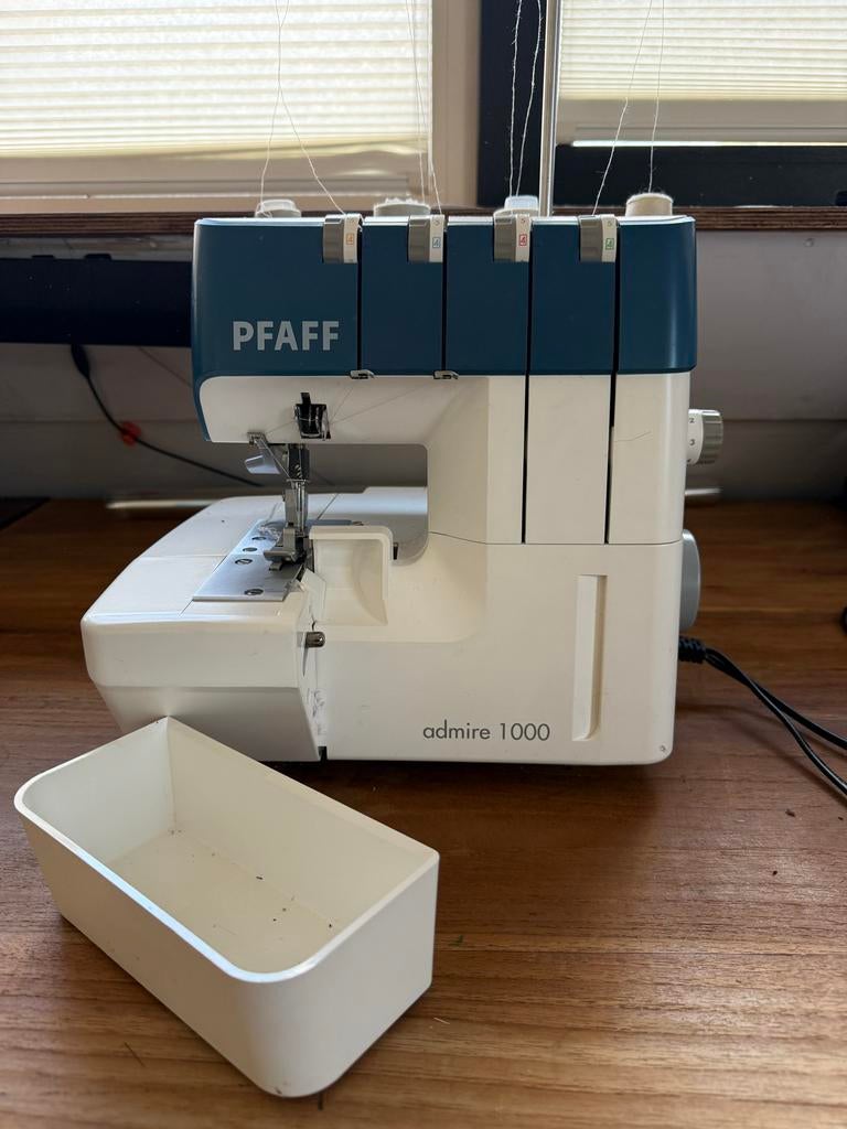 Pfaff Admire 1000 Lockmachine - Zo goed als nieuw, Ophalen, Gebruikt, Lockmachine, Pfaff