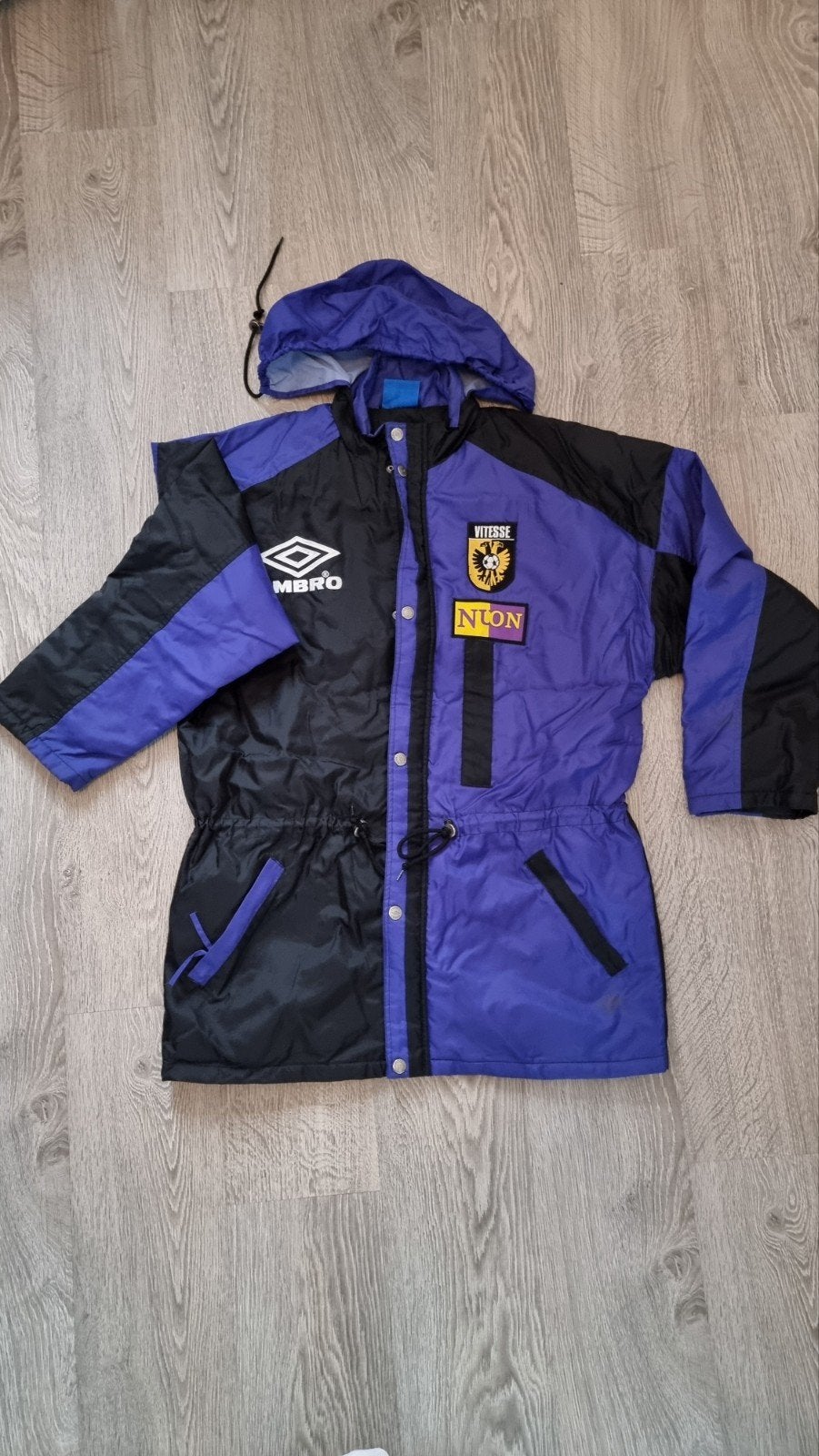 Vintage Umbro Vitesse jas - Maat L, Ophalen, Maat 52/54 (L), Meerkleurig, Zo goed als nieuw