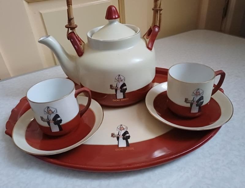 Foto 3 van Art-Deco droste servies met twee kop en schotels