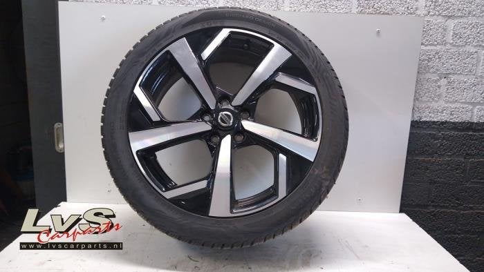 Velg + Band van een Nissan Qashqai, Gebruikt, -, -, Ophalen of Verzenden