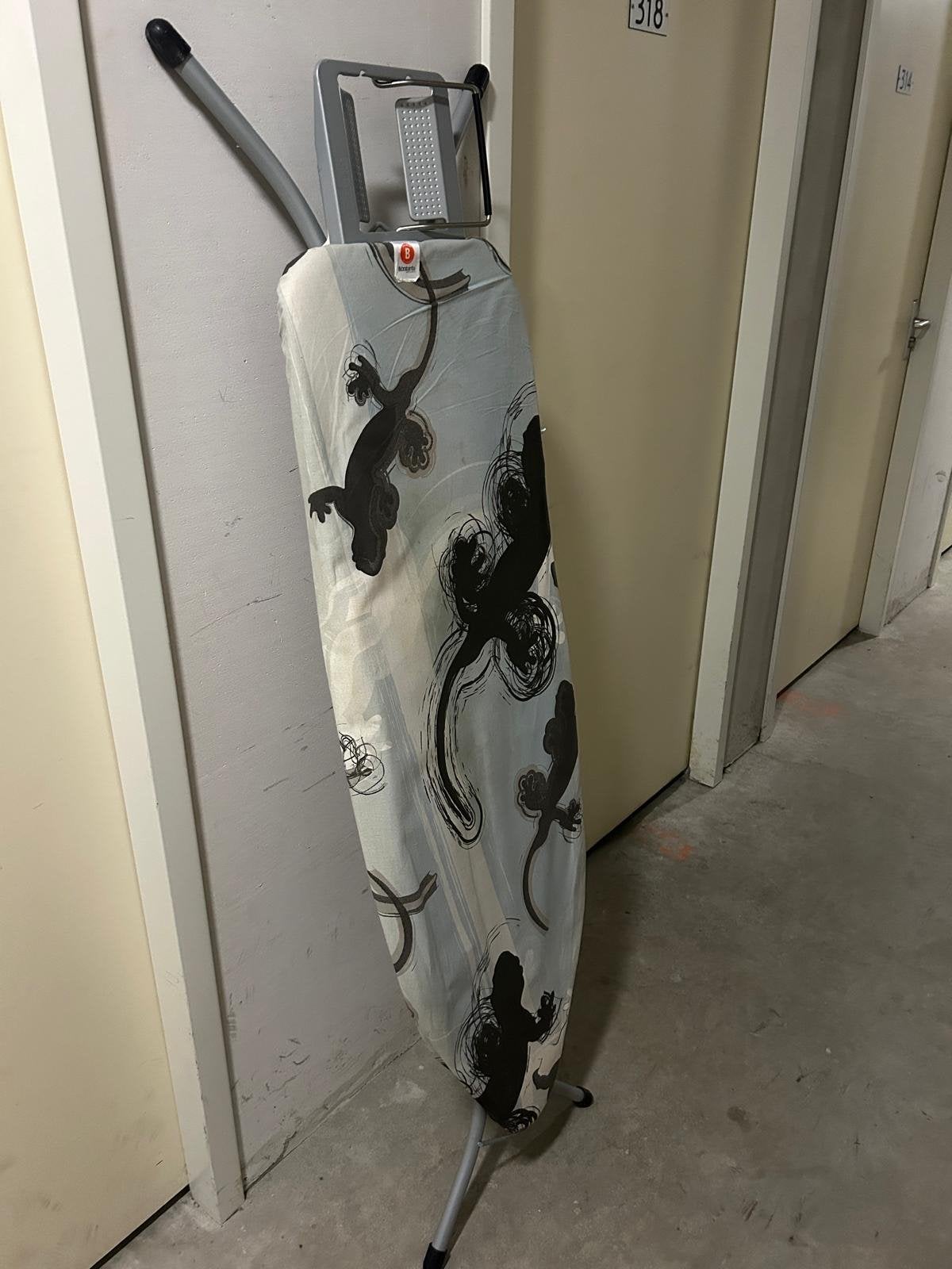 Brabantia Strijkplank Comfort - 38 cm breed, Ophalen, Gebruikt