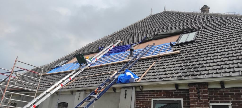 Dakpannen - ladderlift, Steen of Klei, Ophalen of Verzenden, Zo goed als nieuw, 15 m² of meer