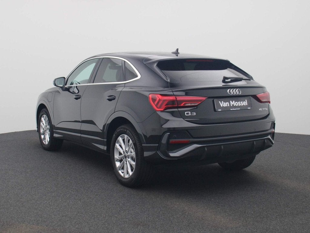 Audi Q3 Sportback 45 TFSI e Edition | APPLE CARPLAY - ANDROI, Auto's, 12 maanden, Stof, Gebruikt, Zwart