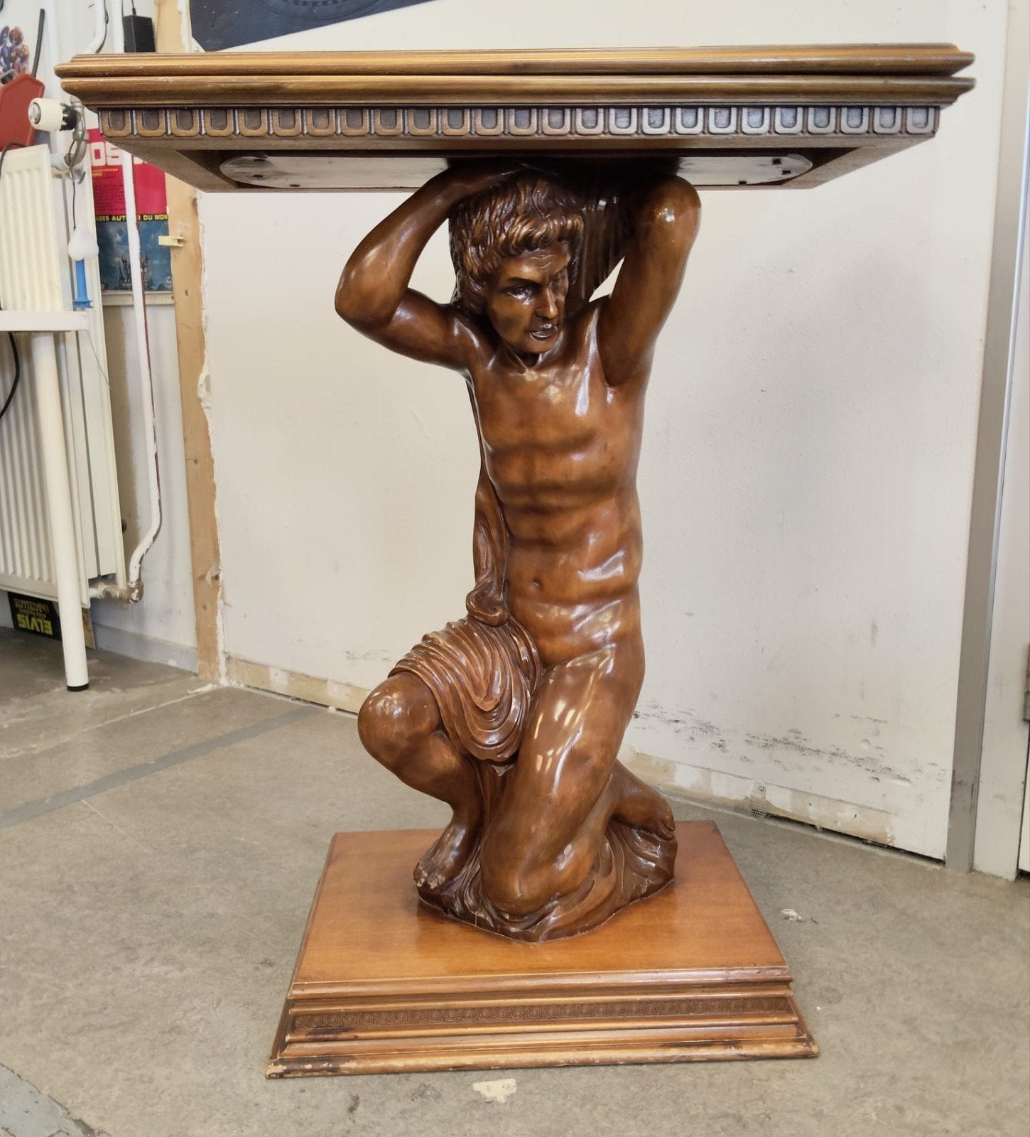 Tv Tafel-Sculptuur, Ophalen
