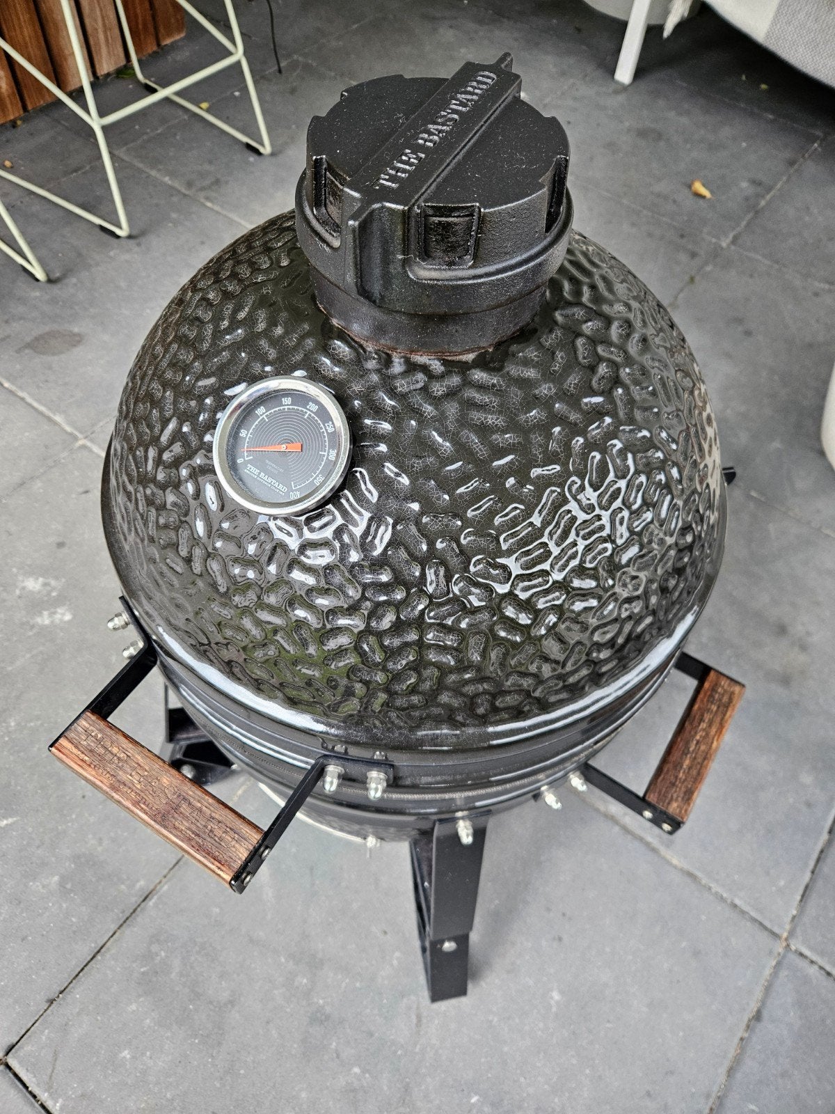 The Bastard Compact Kamado BBQ met hoes en steen, Ophalen, Gebruikt, The Bastard, Met accessoires