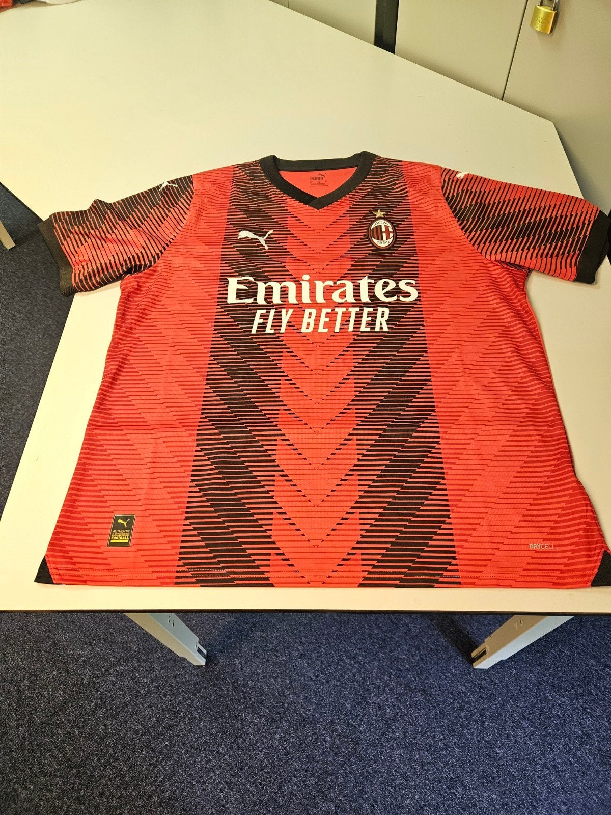 AC Milan Thuisshirt 2021/2022 - Maat XL, Sport en Fitness, Voetbal, Maat XL, Verzenden, Zo goed als nieuw, Shirt