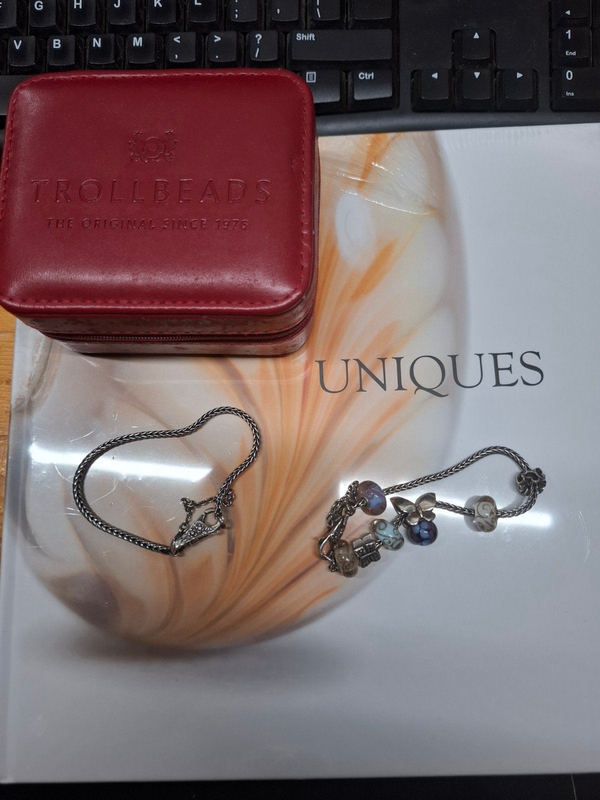 Trollbeads armband met bedels en sieradendoosje, Sieraden, Tassen en Uiterlijk, Ophalen of Verzenden, Zo goed als nieuw, Met bedels of kralen