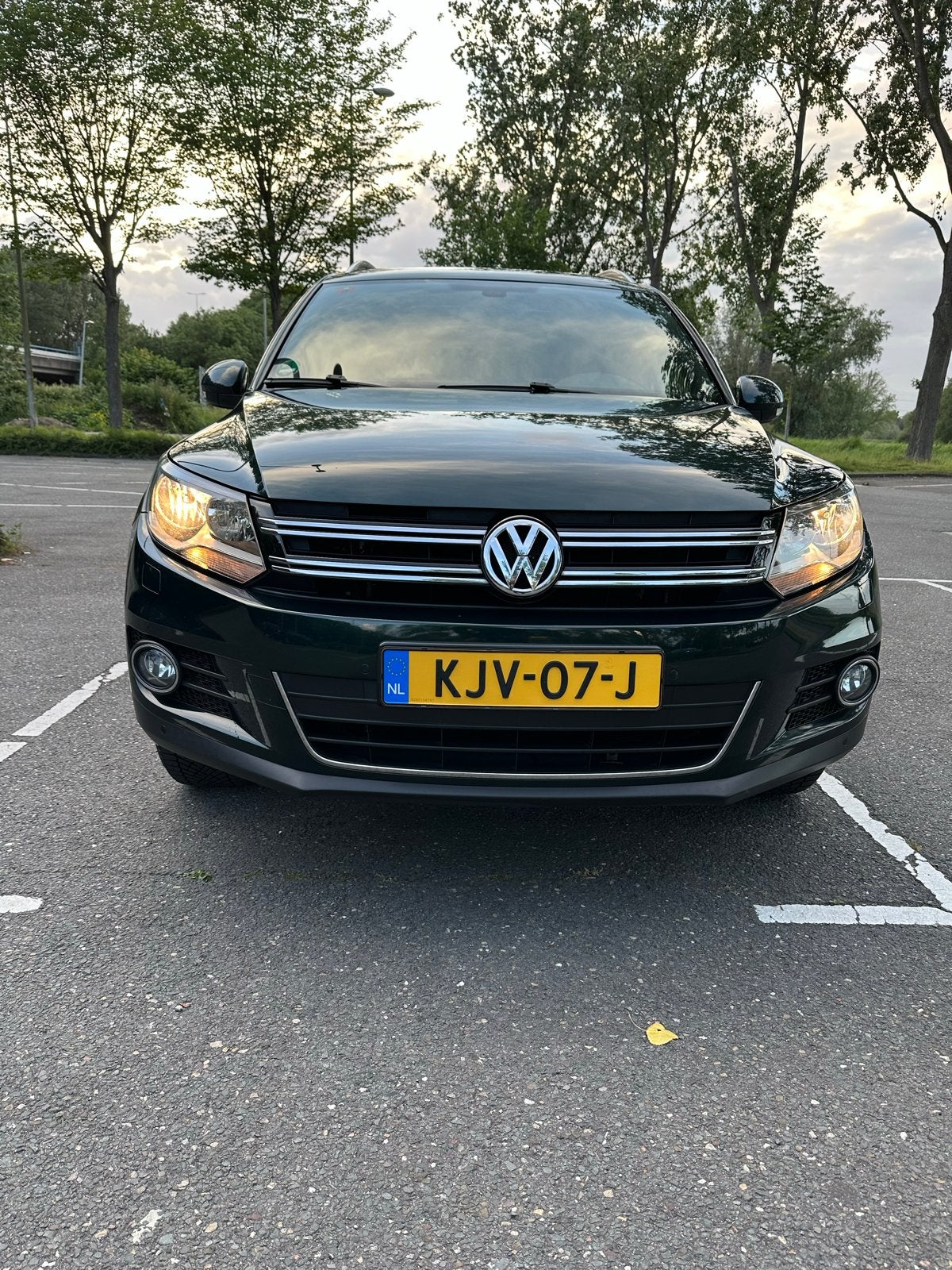 Volkswagen Tiguan 1.4 TSI 90KW BMT 2013 Zwart, Auto's, Volkswagen, Voorwielaandrijving, Zwart, Handgeschakeld, Particulier