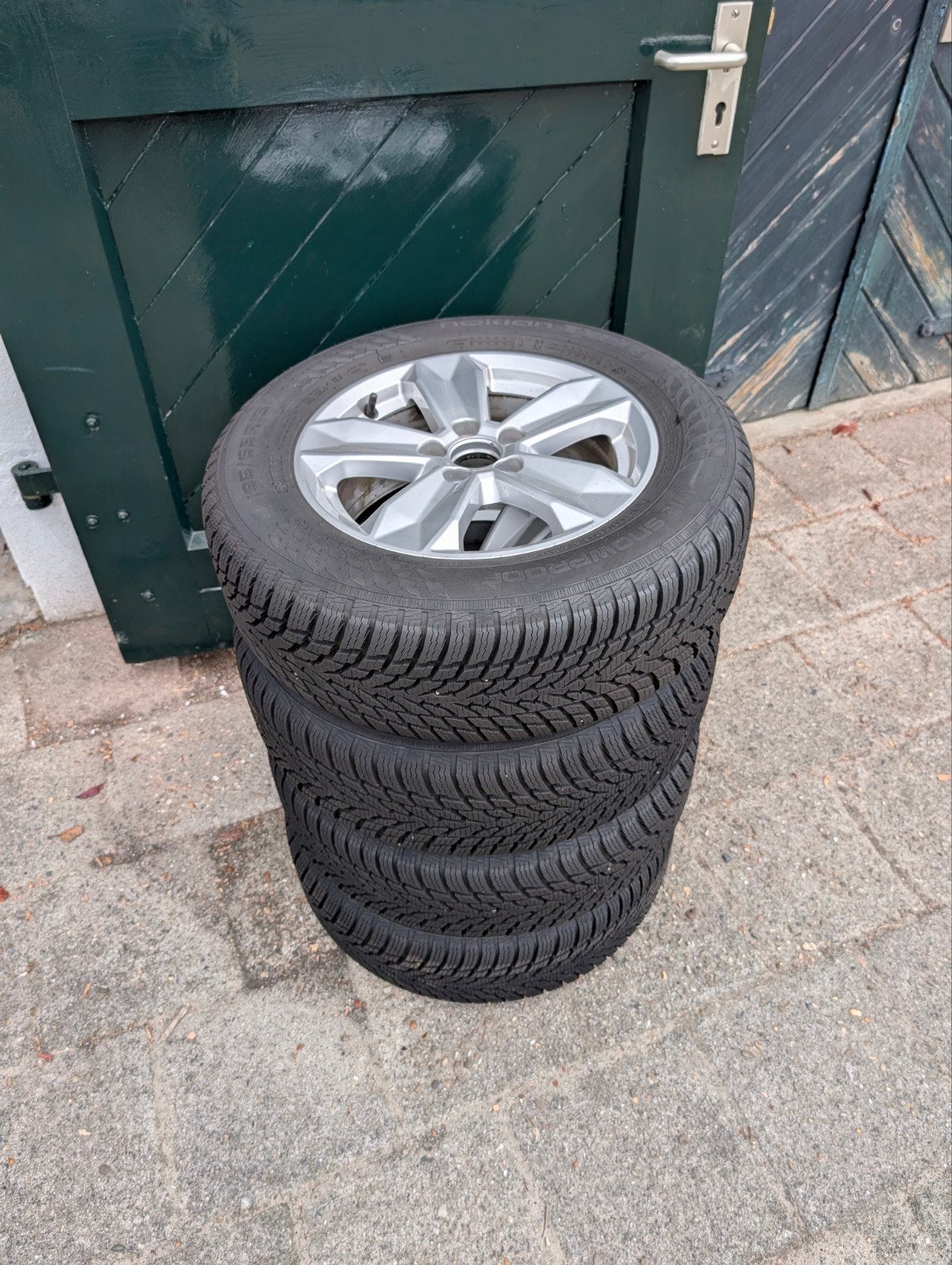 Nokian WR Snowproof winterbanden op Audi A1 velgen 195/65R15, Auto-onderdelen, Banden en Velgen, Ophalen, Gebruikt, 15 inch, Banden en Velgen