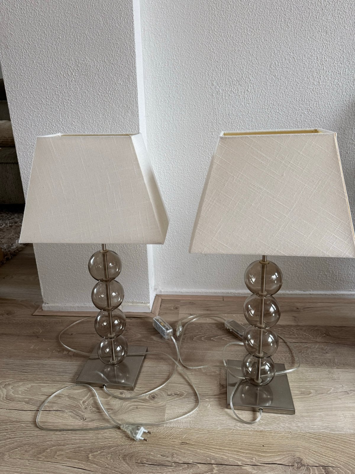 Set van 2 schemerlampen met glazen bollen, waarvan 1 defect, Beige, Gebruikt, Ophalen of Verzenden, Glas