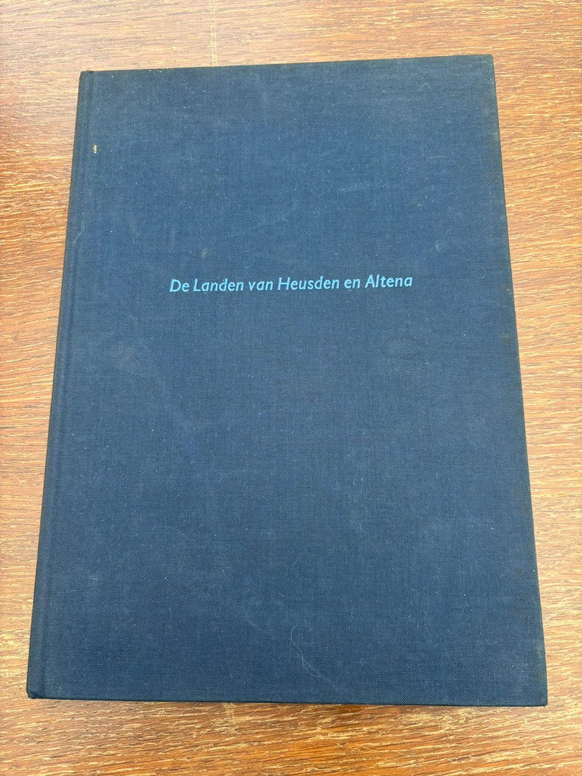 Boek: de landen van Heusden en Altena, Ophalen of Verzenden, 20e eeuw of later, Gelezen