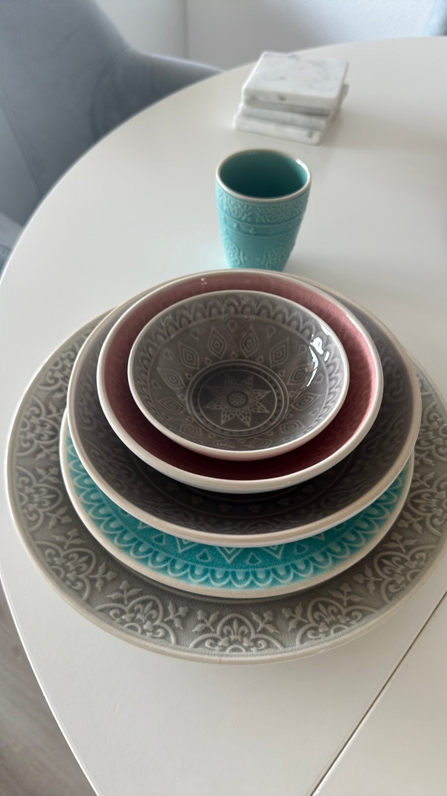 Borden serviesset 36-delig - bohemian / mediterraanse stijl, Keramiek, Ophalen of Verzenden, Zo goed als nieuw, Overige stijlen
