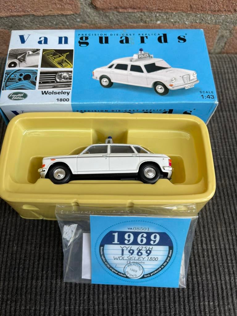 1:43 Vanguards Wolseley 1800 “Police”, Ophalen of Verzenden, Nieuw, Auto, Vanguards