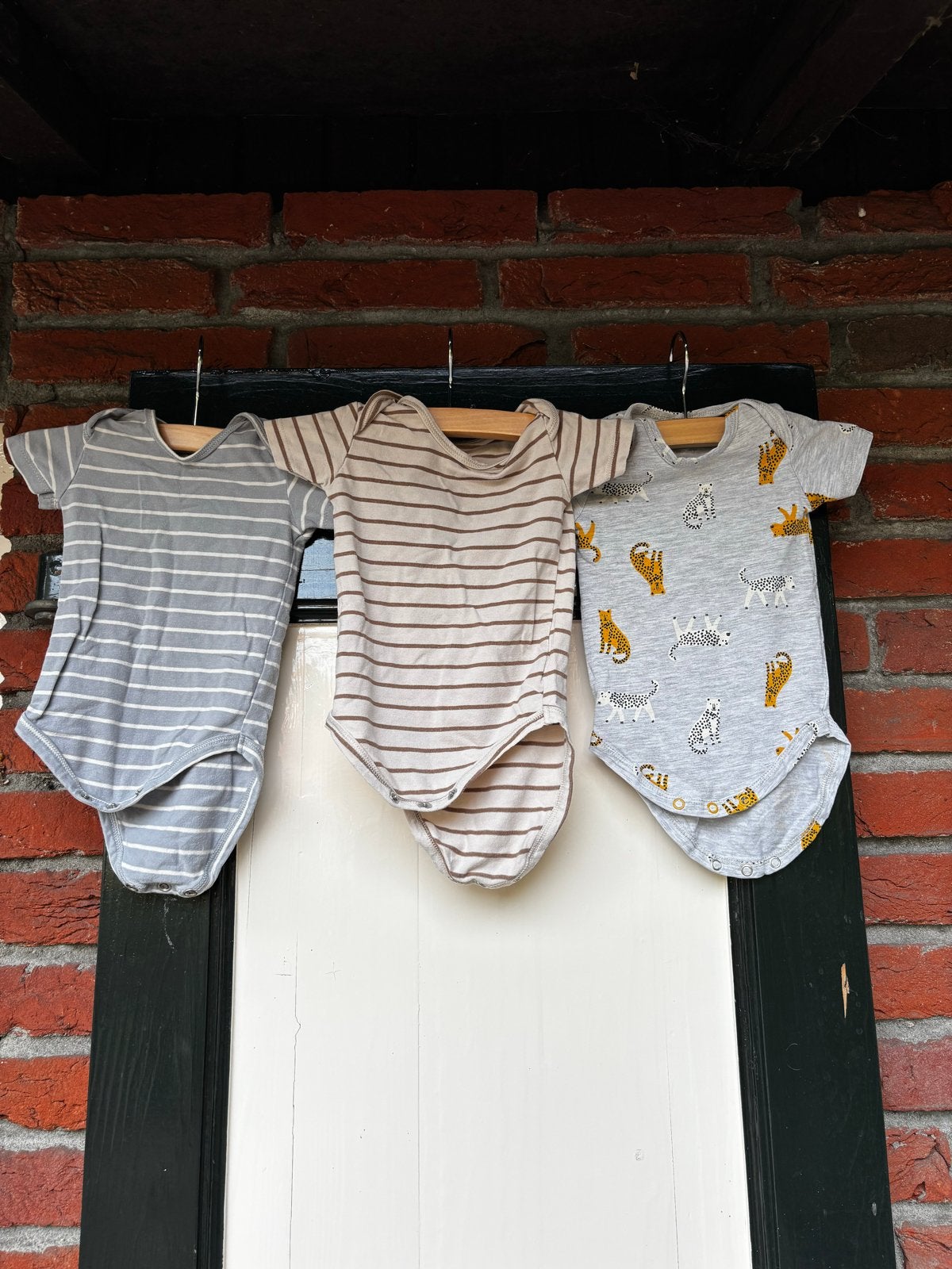 Set van 3 baby rompertjes - gestreept en dierenprint, Ophalen of Verzenden, Gebruikt, Hema, Jongetje
