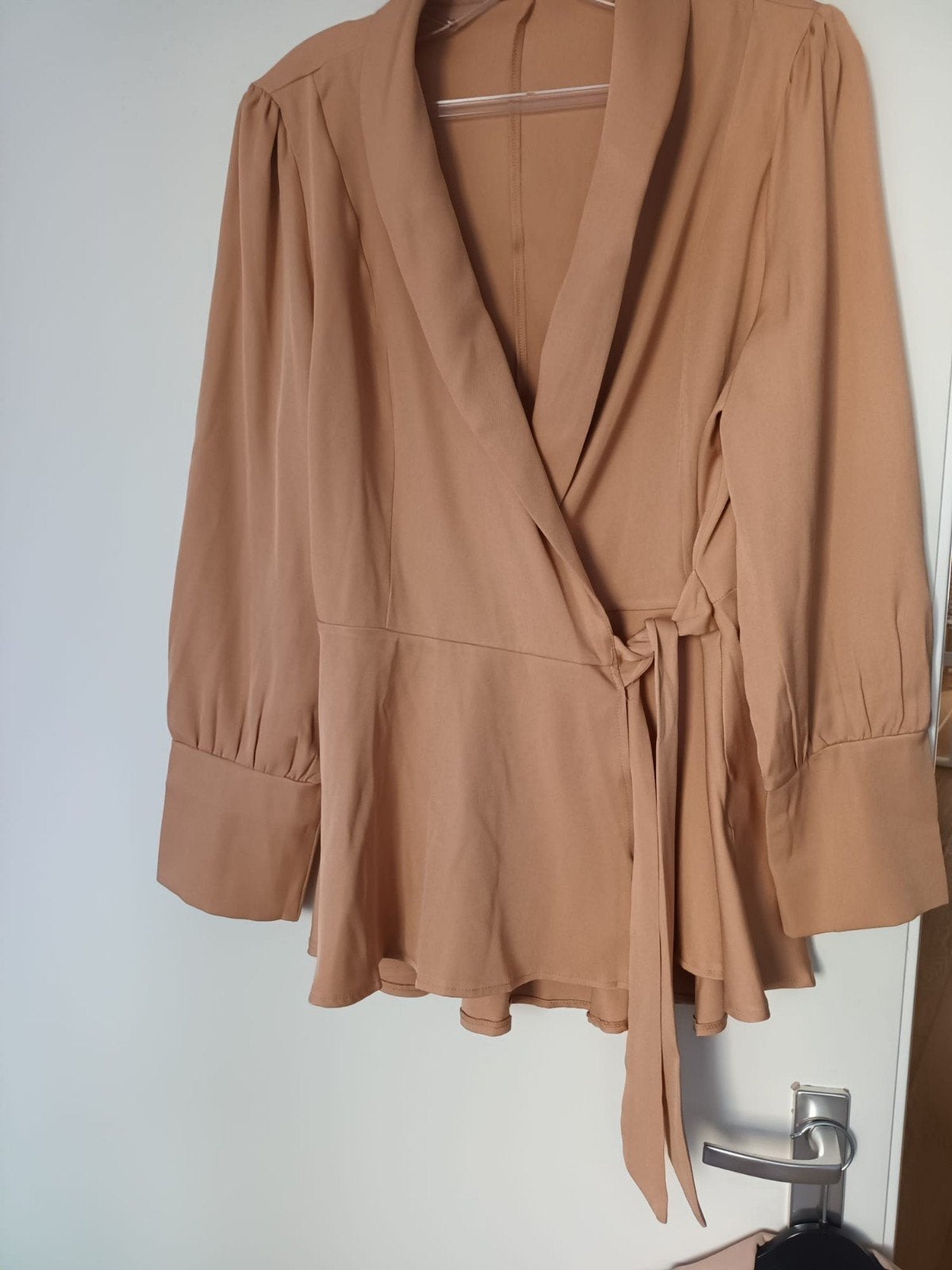 Shein wikkeljasje met peplum - Maat XL, Kleding | Dames, Beige, Ophalen of Verzenden, Zo goed als nieuw, Jasje