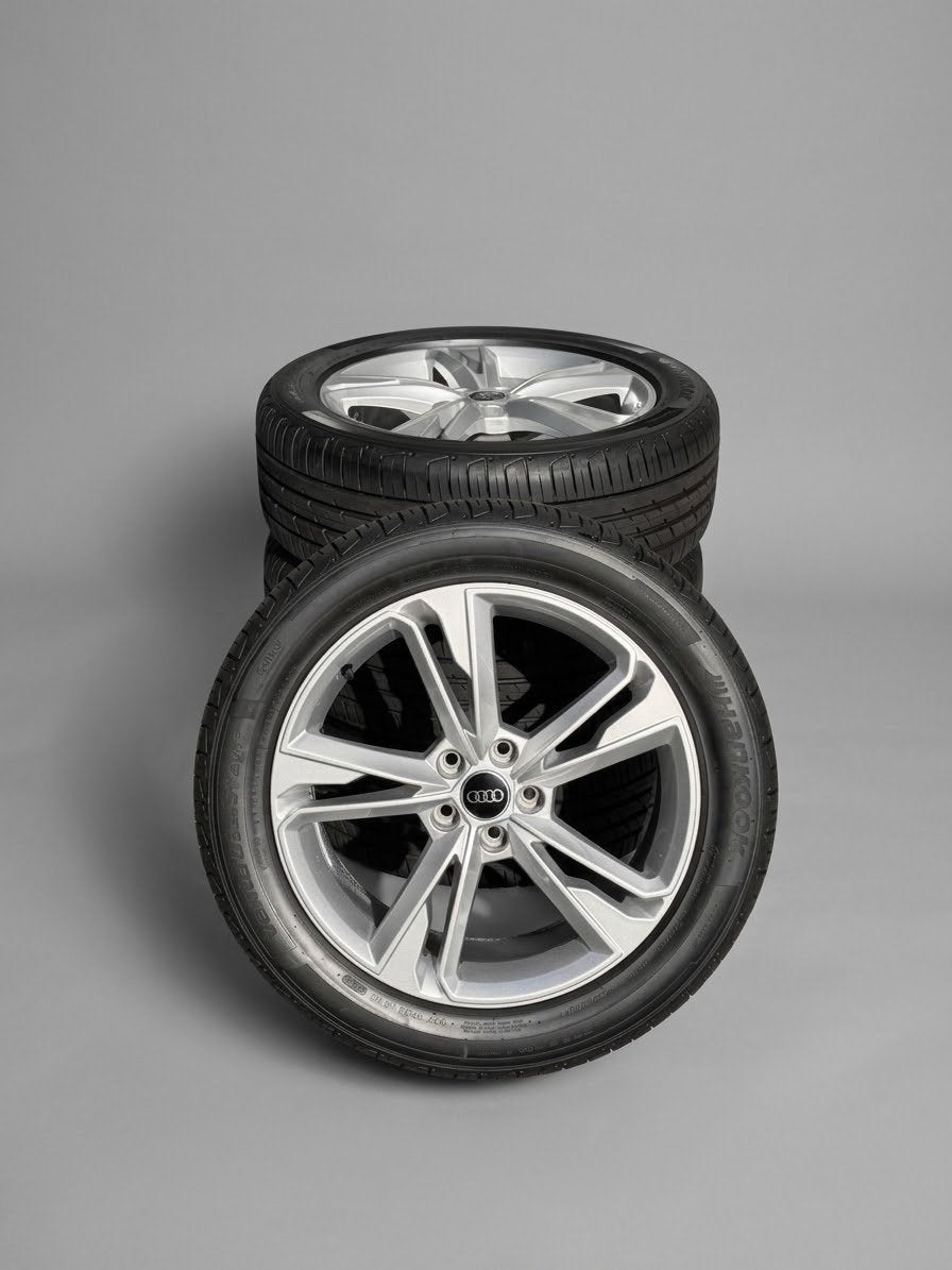 Originele 19 inch Audi velgenset met Hankook banden, Auto-onderdelen, 19 inch, Banden en Velgen, Ophalen of Verzenden, 235 mm