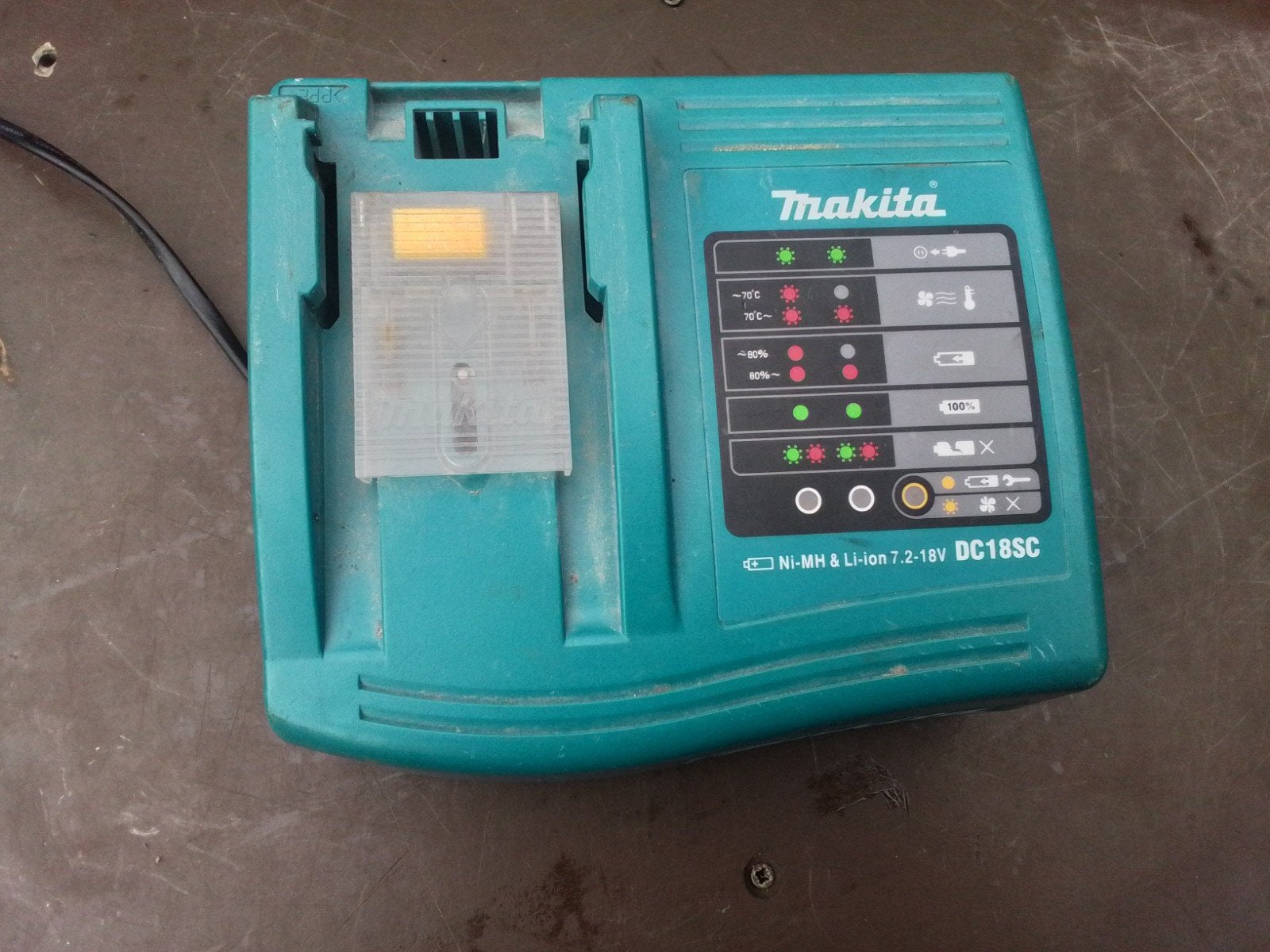 Makita DC18SC Oplader voor Ni-MH & Li-ion 7.2-18V Accu's, Ophalen of Verzenden, Gebruikt, Minder dan 400 watt, Overige typen
