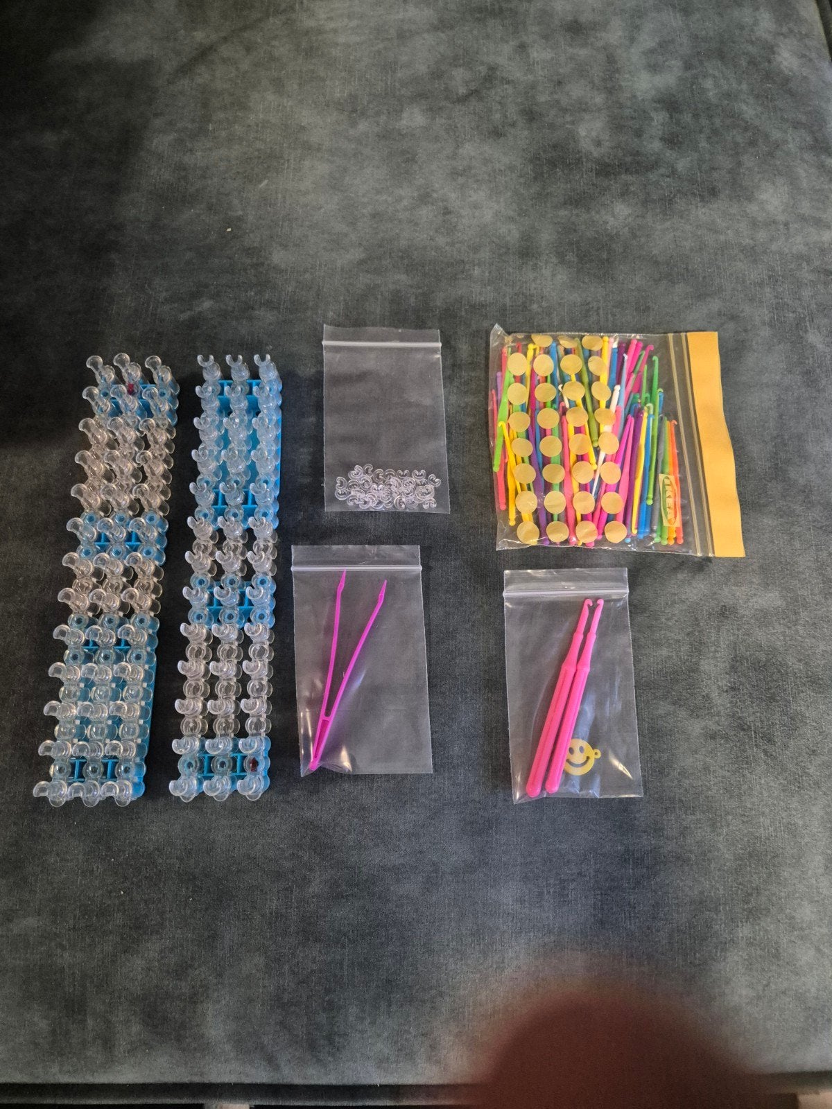 Loom bands knutselset met weefgetouwen en accessoires, Ophalen, Gebruikt, Overige thema's, Meerkleurig