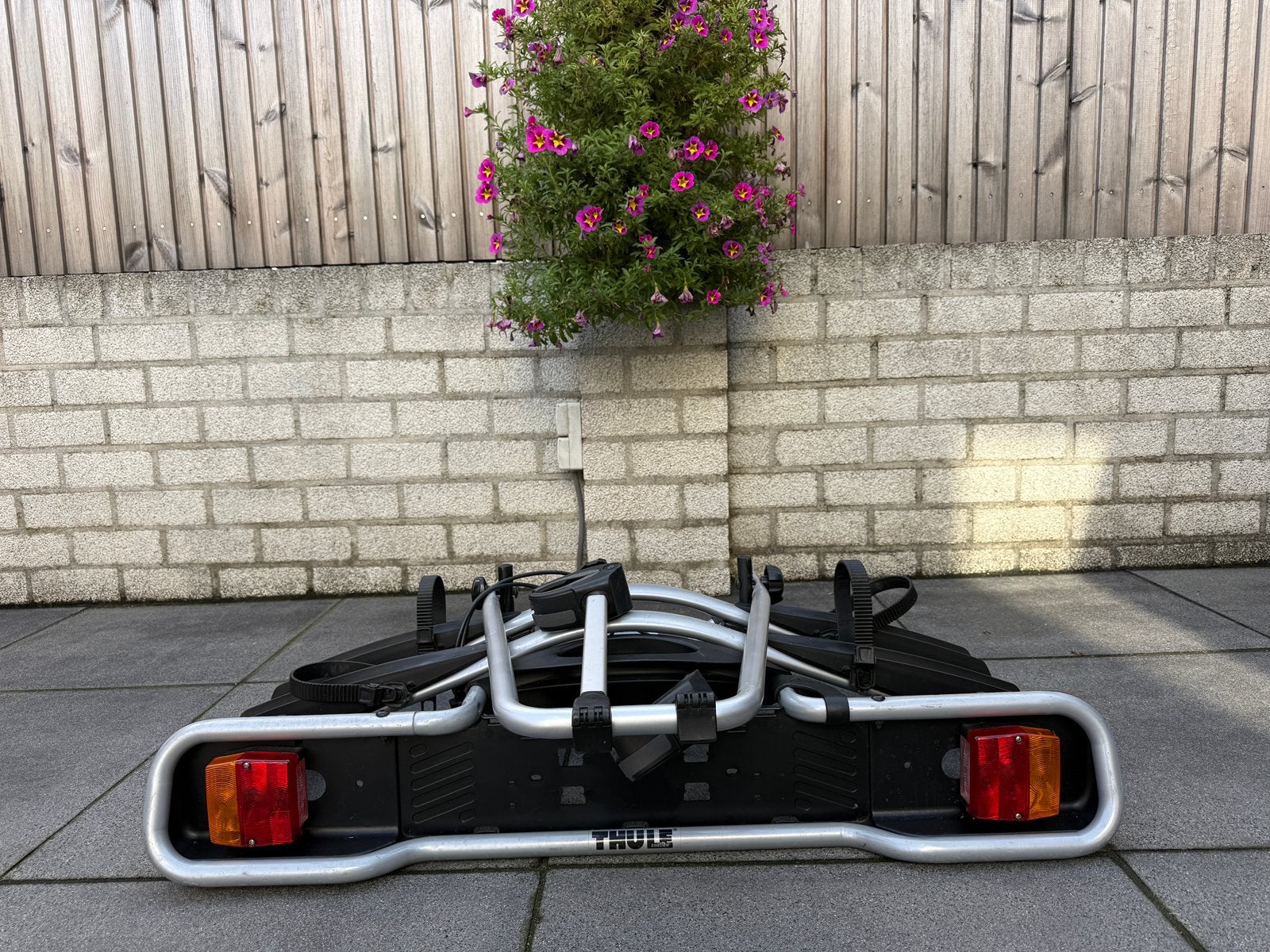 Thule kantelbare fietsendrager voor 2 fietsen, Ophalen, 2 fietsen, Gebruikt, Trekhaakdrager