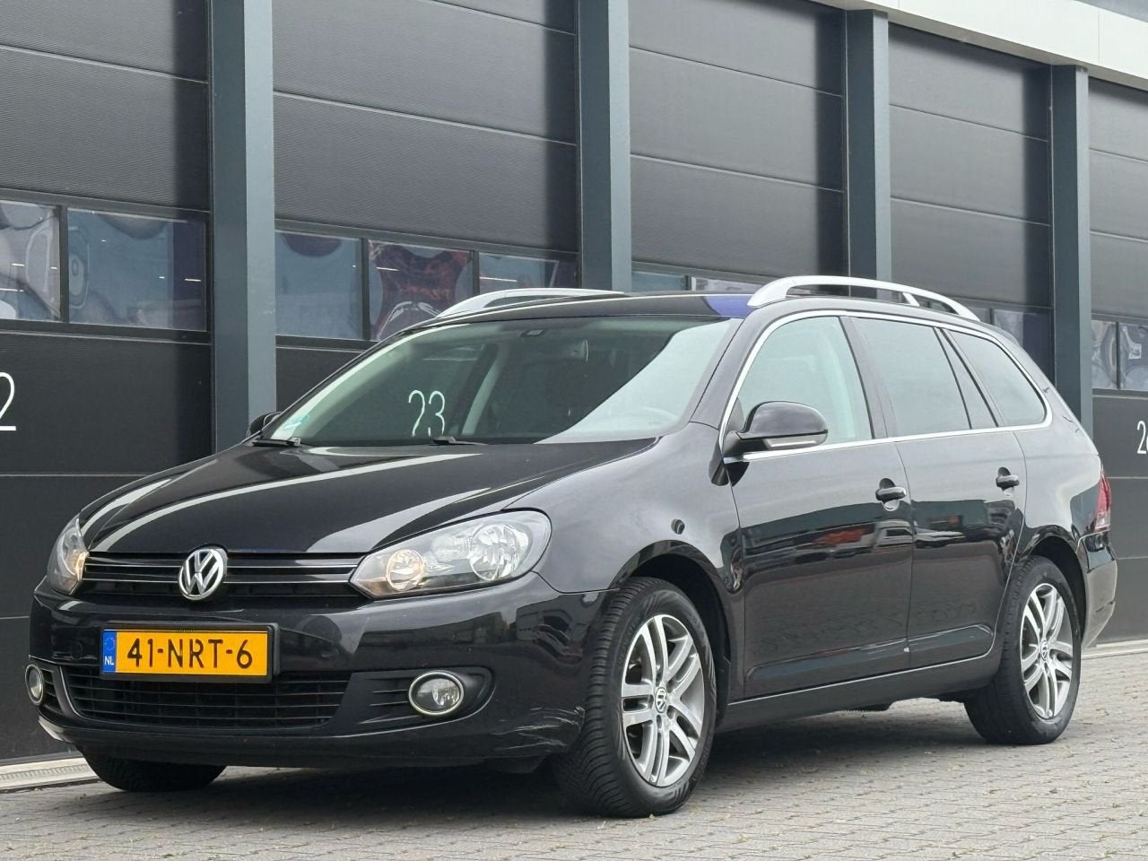 Volkswagen Golf 1.6 TDI Highline BlueMotion AUTOMAAT, Automaat, 1373 kg, Zwart, Diesel