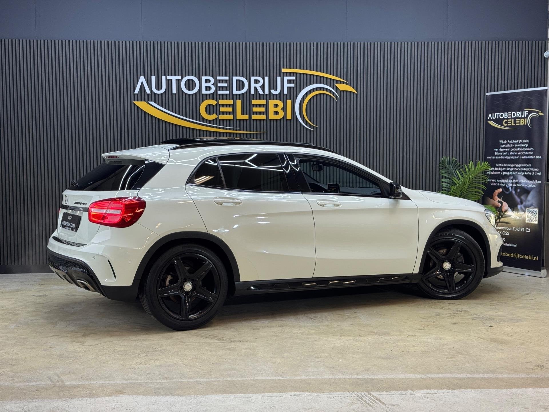 Mercedes-Benz GLA-klasse 180 AMG 2016 WIT FULL OPTION, Dealer onderhouden, Gebruikt, 4 cilinders, 715 kg