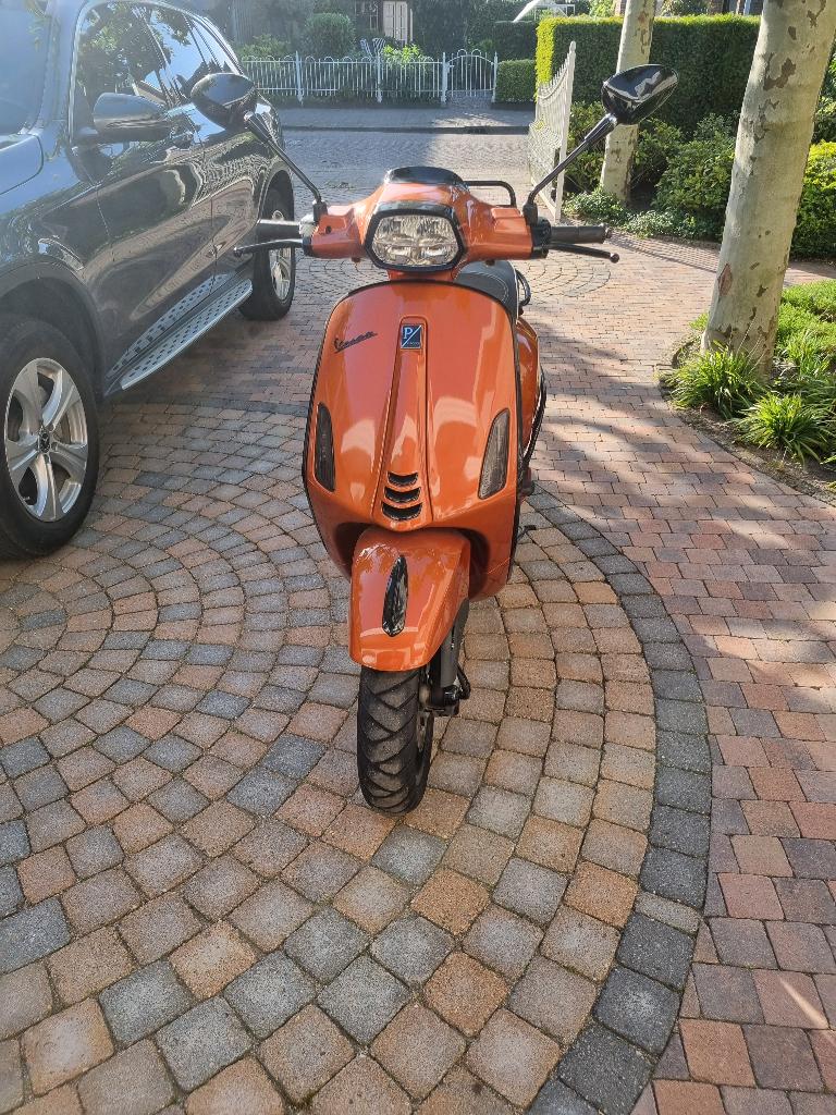 Vespa, Ophalen, Zo goed als nieuw, Benzine