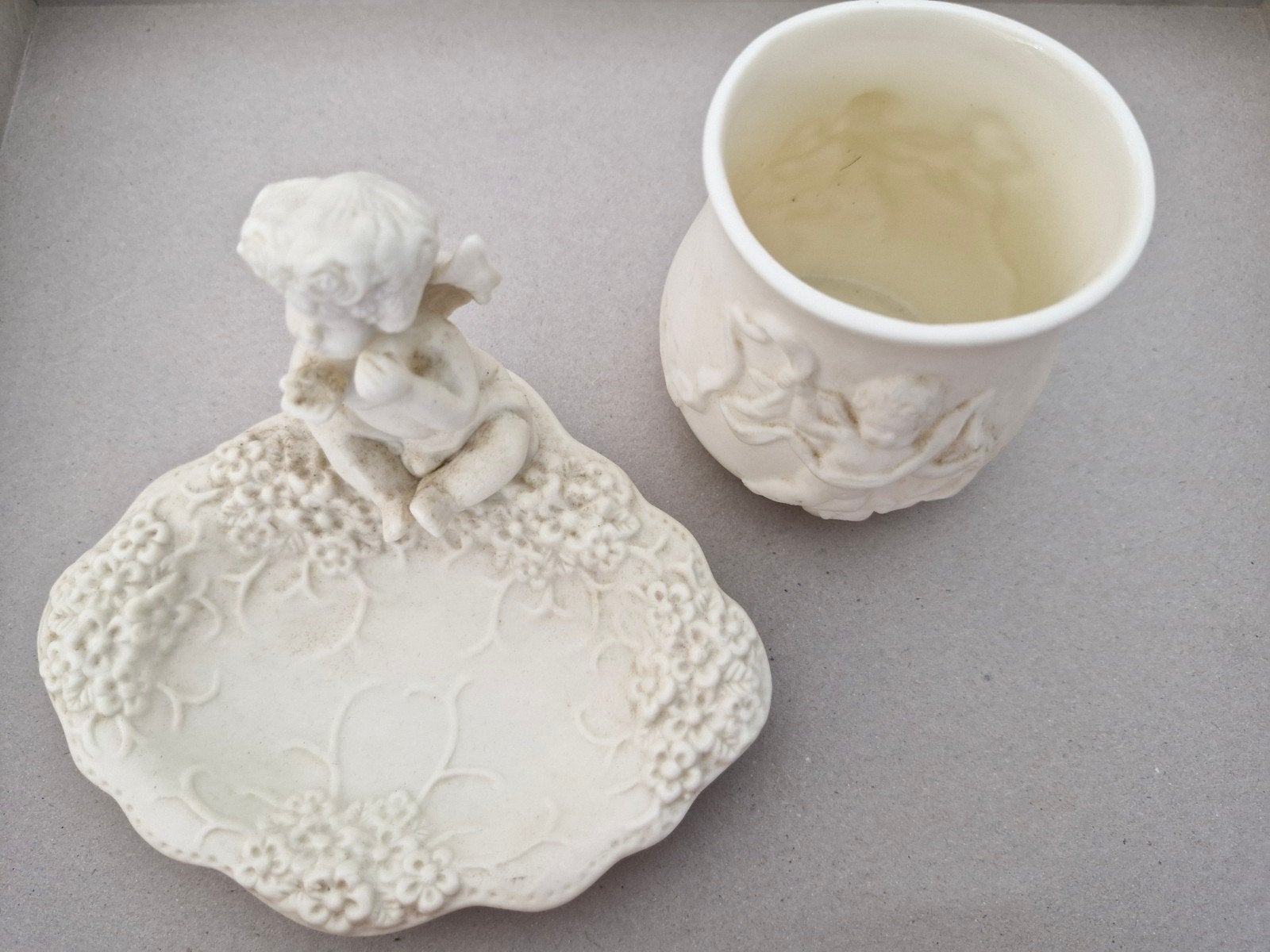 Porcelaine zeepbakje en potje, Ophalen