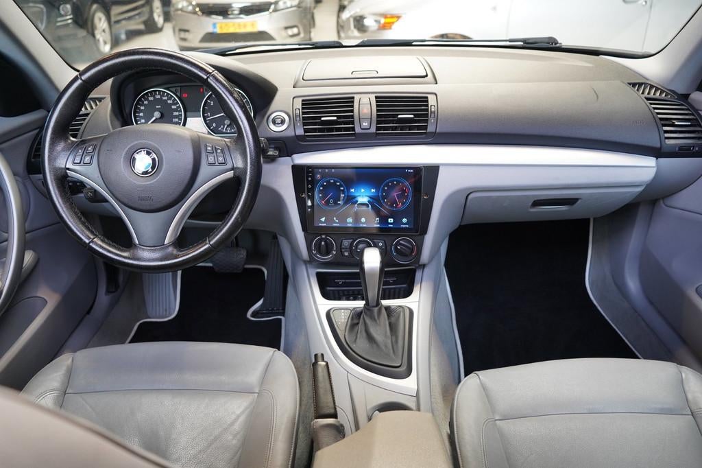 BMW 1-serie 118i Business Line | AUT | PANODAK | AIRCO | CRU, Auto's, Achterwielaandrijving, 4 stoelen, Wit, 1265 kg