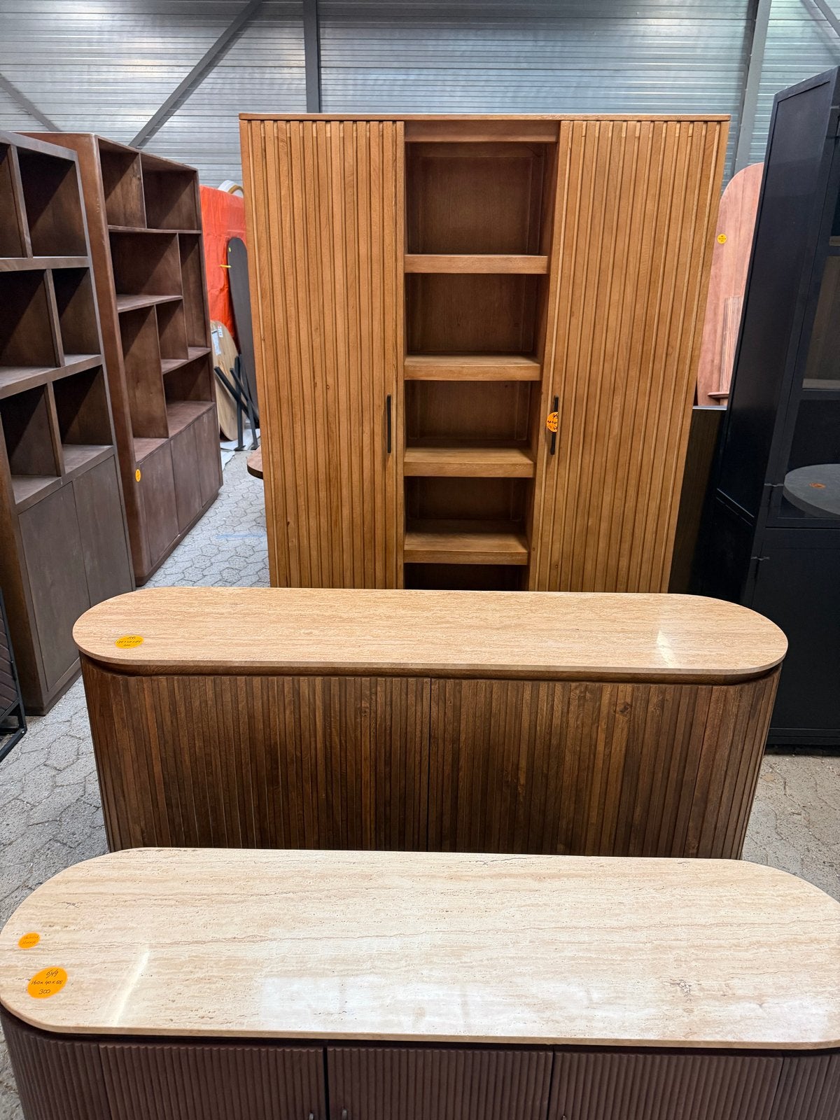 Nieuw Dressoir Mangohout Walnoot met Travertin Blad, Huis en Inrichting, Kasten | Dressoirs, Ophalen, Japandi, 150 tot 200 cm
