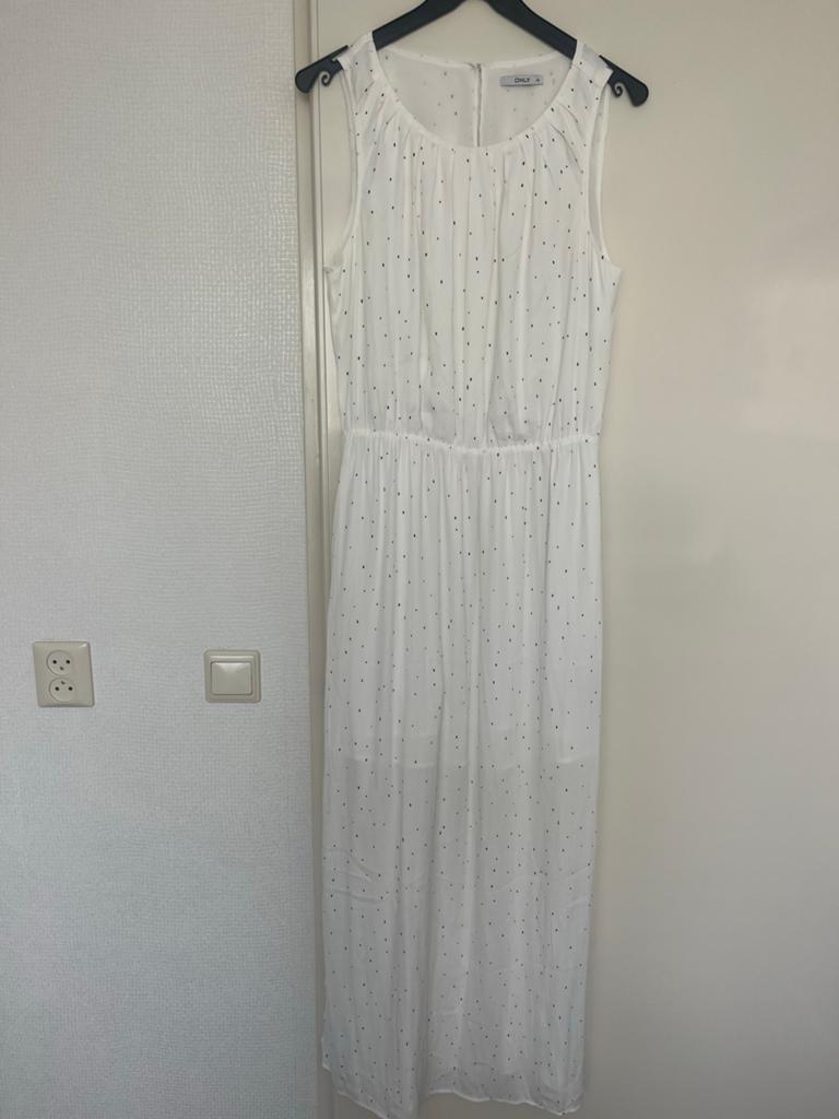 Witte Only Maxi Jurk met Stippen - Maat 42, Kleding | Dames, Jurken, Wit, Maat 42/44 (L), Ophalen of Verzenden, Zo goed als nieuw