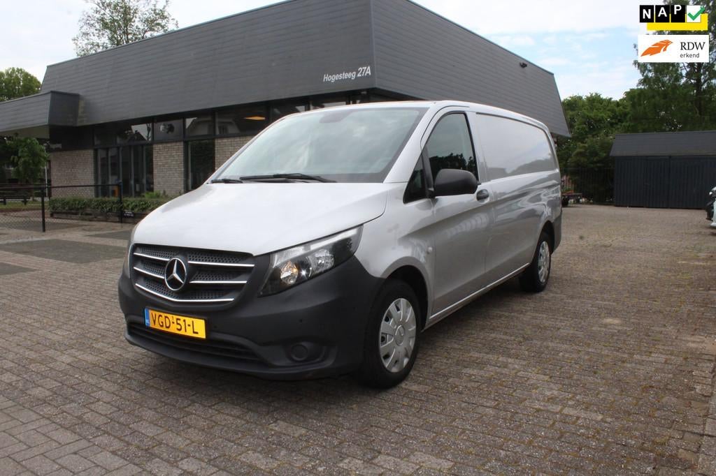 Mercedes-Benz Vito ZEER Mooie goede bus Deukje in rechter sc, Automaat, Gebruikt, 4 cilinders, Bedrijf