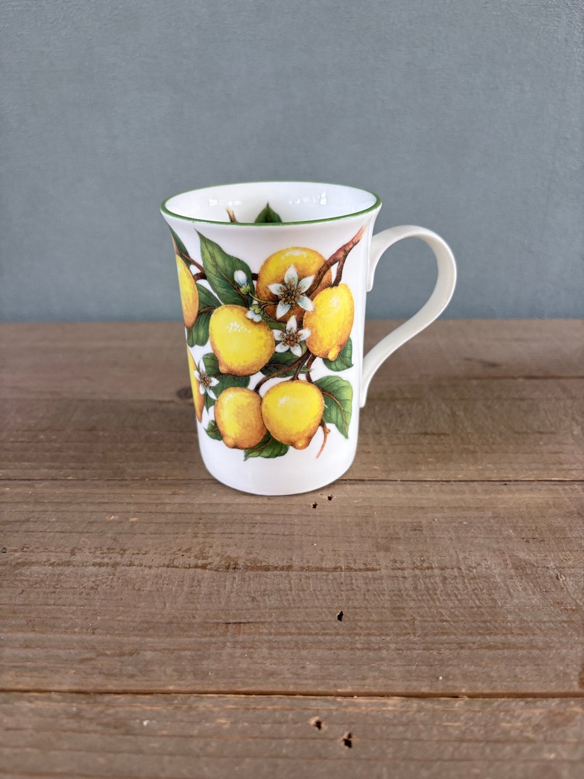 Crown Trent China Lemon Mok - Fine China, Huis en Inrichting, Keuken | Servies, Overige merken, Klassiek, Porselein, Mok