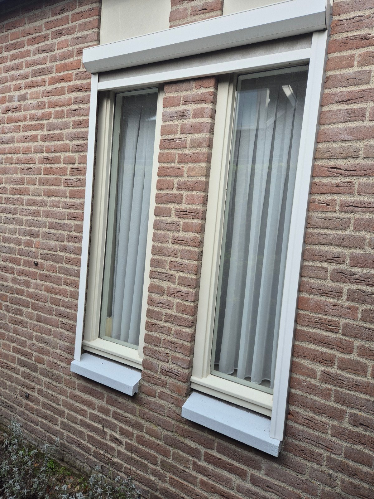 2 hardhouten raamkozijnen, dubbel glas met 1 handbediende sc, Doe-het-zelf en Verbouw, Ophalen, Gevelraam of Ruit, Gebruikt, Minder dan 80 cm