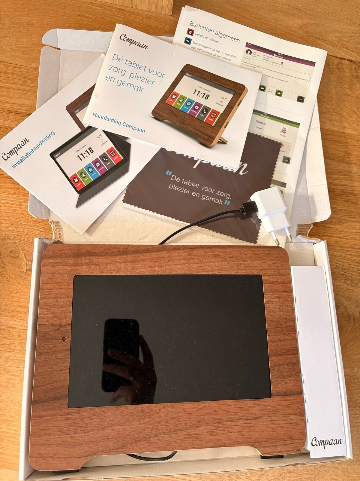 Compaan tablet met Wifi - Ideaal voor senioren, Computers en Software, Ophalen of Verzenden, Zo goed als nieuw, 10 inch, Wi-Fi