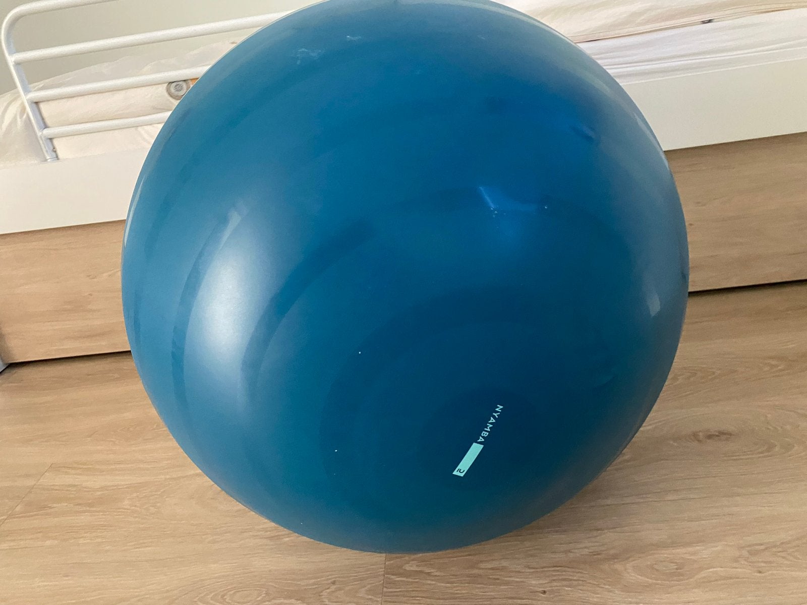 Decathlon Fitball Pilates Bal M 65 cm, Sport en Fitness, Fitnessmaterialen, Ophalen of Verzenden, Zo goed als nieuw, Buik, Fitnessbal
