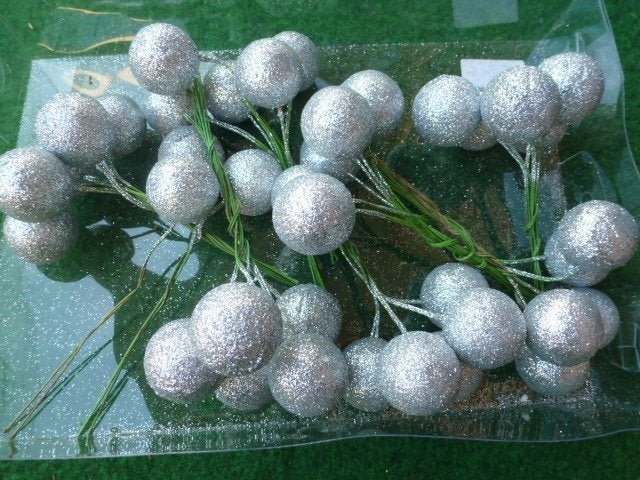 NIEUW 38 zilveren glitterende kerstballen op stok 14 cm lang, Diversen, Ophalen of Verzenden, Nieuw