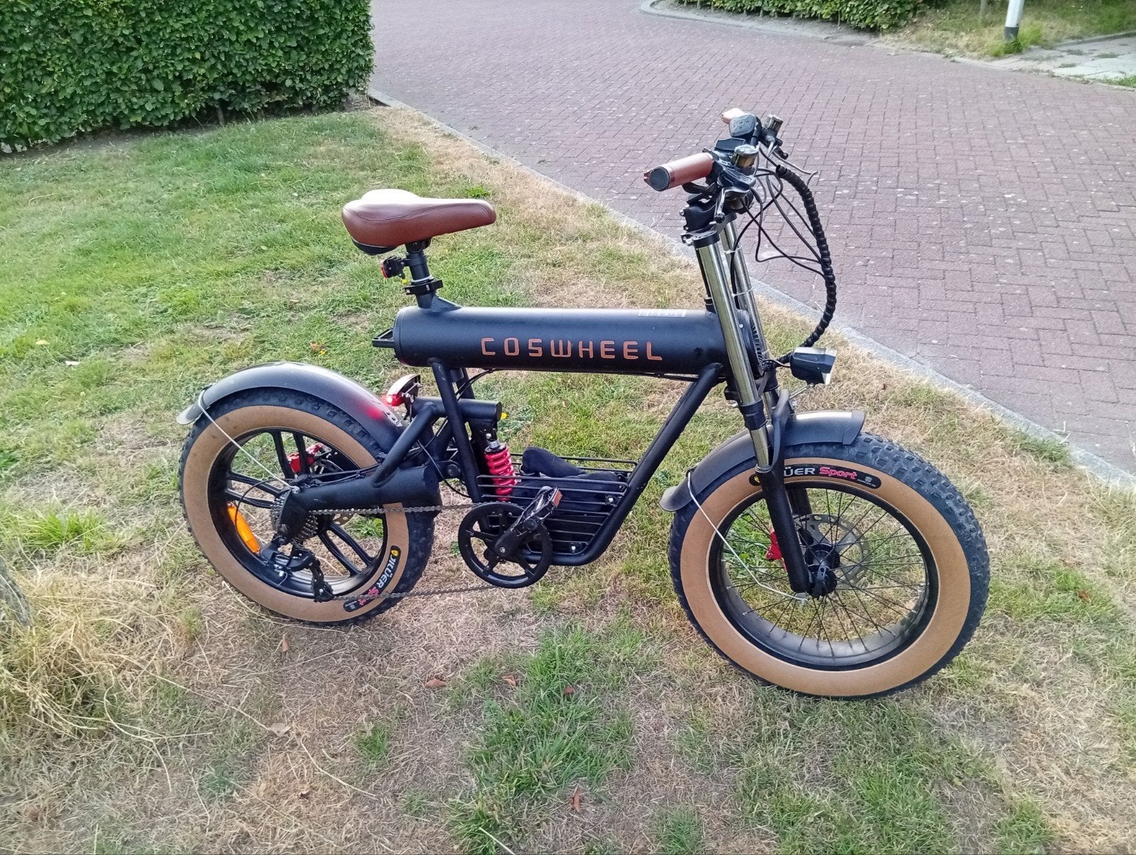 Coswheel T20 / Lumo Bike / Zwart / Geïntegreerde batterij., Ophalen, Zo goed als nieuw, 50 km per accu of meer, Overige merken