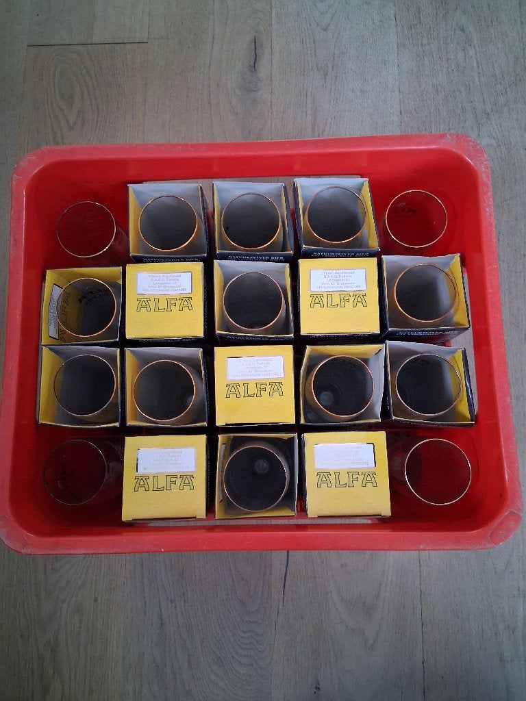 20 Alfa Bierglazen Monza met Gravering nieuw in Vintage krat, Ophalen, Gebruikt, Glas of Glazen, Overige merken