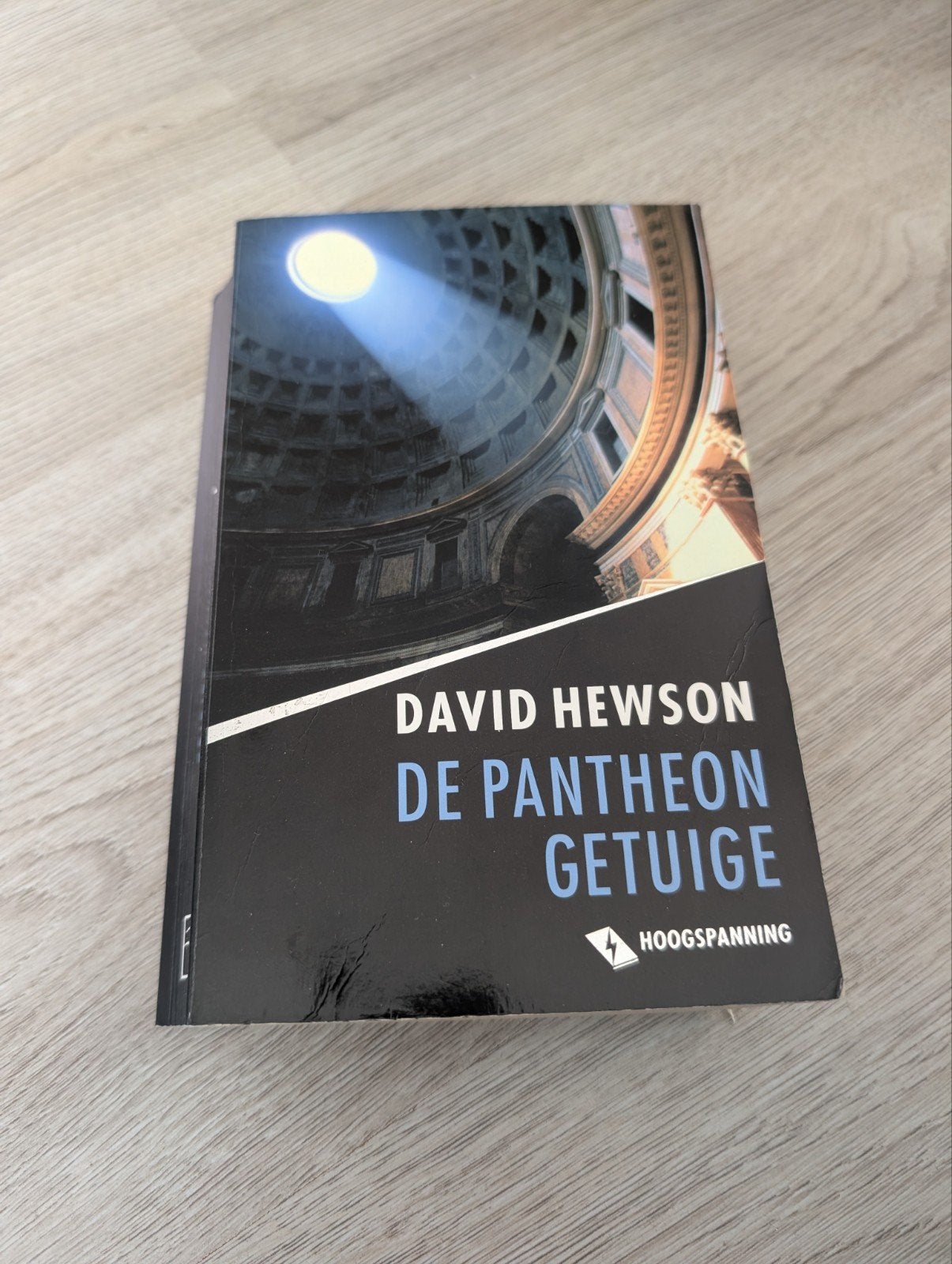 De Pantheon Getuige - David Hewson (Thriller), Boeken, Ophalen of Verzenden, Gelezen, David Hewson, Europa overig