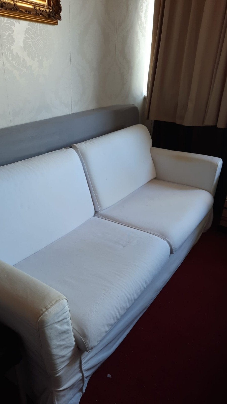 Gratis Comfortabele witte tweepersoonsbank, Ophalen, Gebruikt, 150 tot 200 cm, Tweepersoons